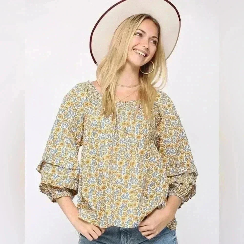NWOT Gigio Yellow Floral Peasant Tiered 3/4 Sleeve Top | size small